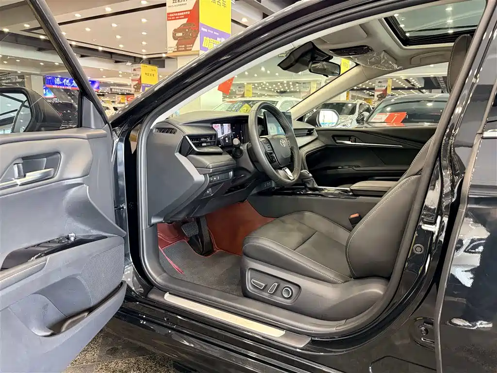 Toyota Camry 2025 2024 Hybrid 2.0HGVP Luxury Edition