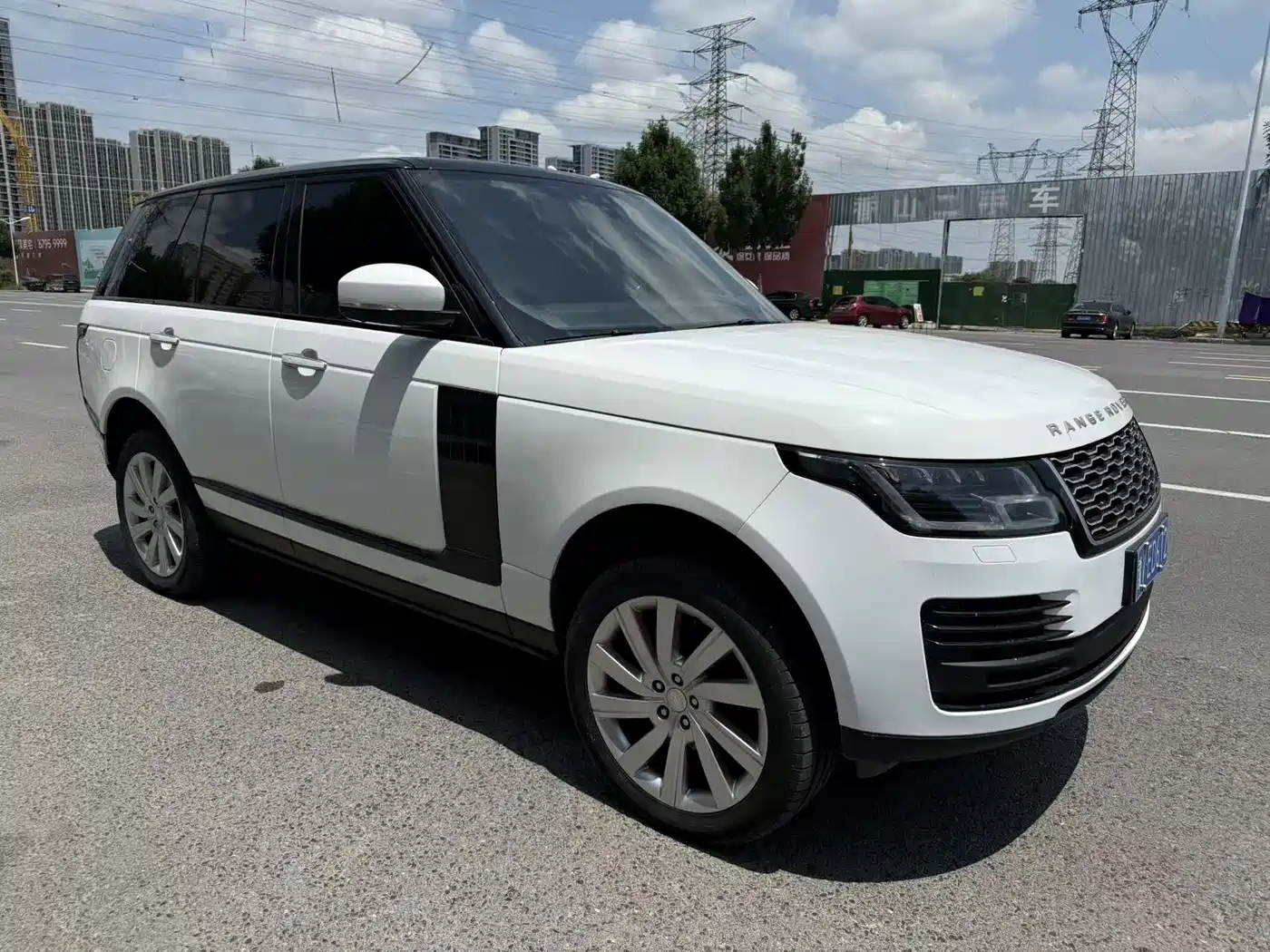 Land Rover Range Rover 2019 3.0 SC V6 Golden Age Edition фото 3