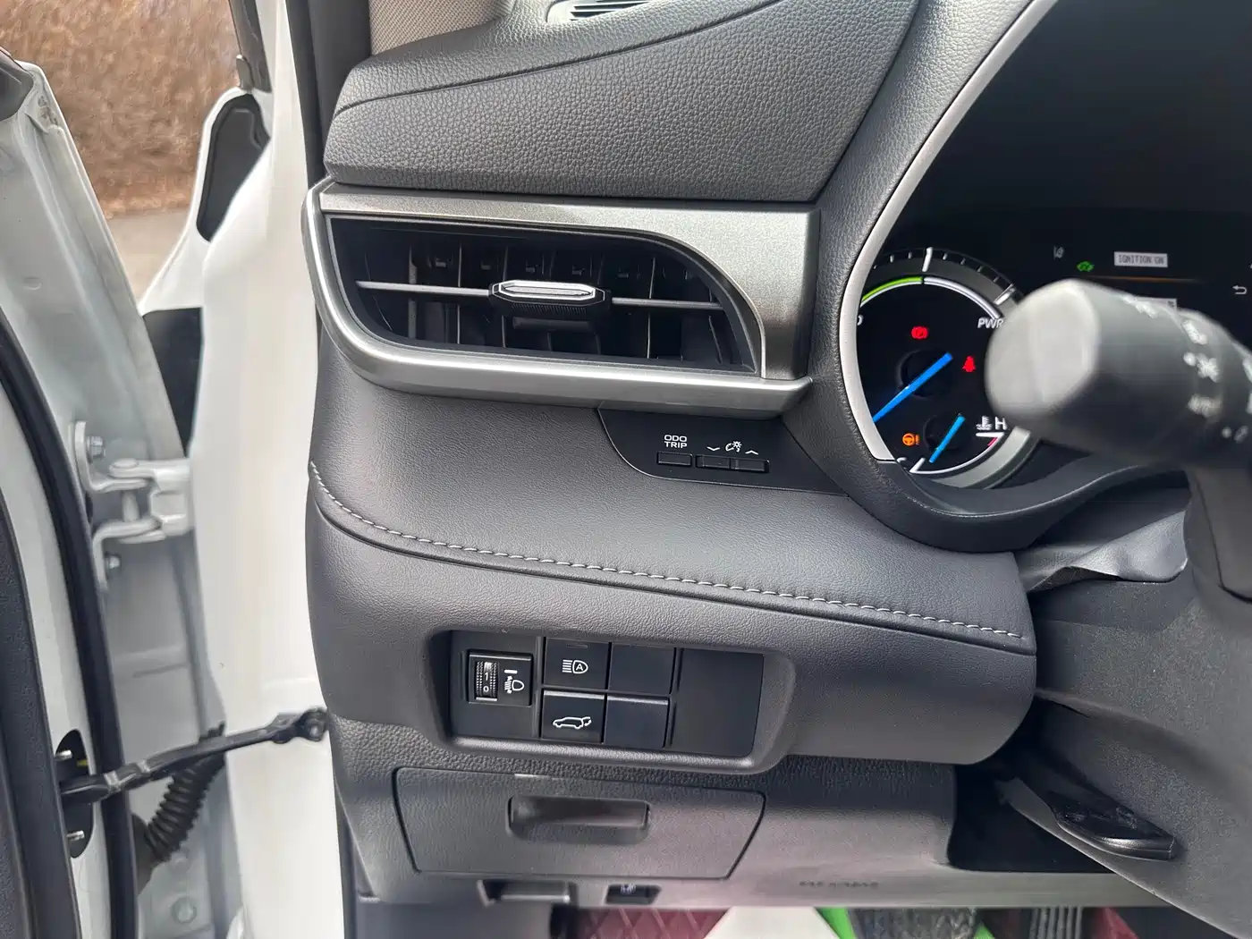 Toyota Highlander 2022 Model Dual Engine 2.5L 4WD Premium Edition 7-Seater фото 5