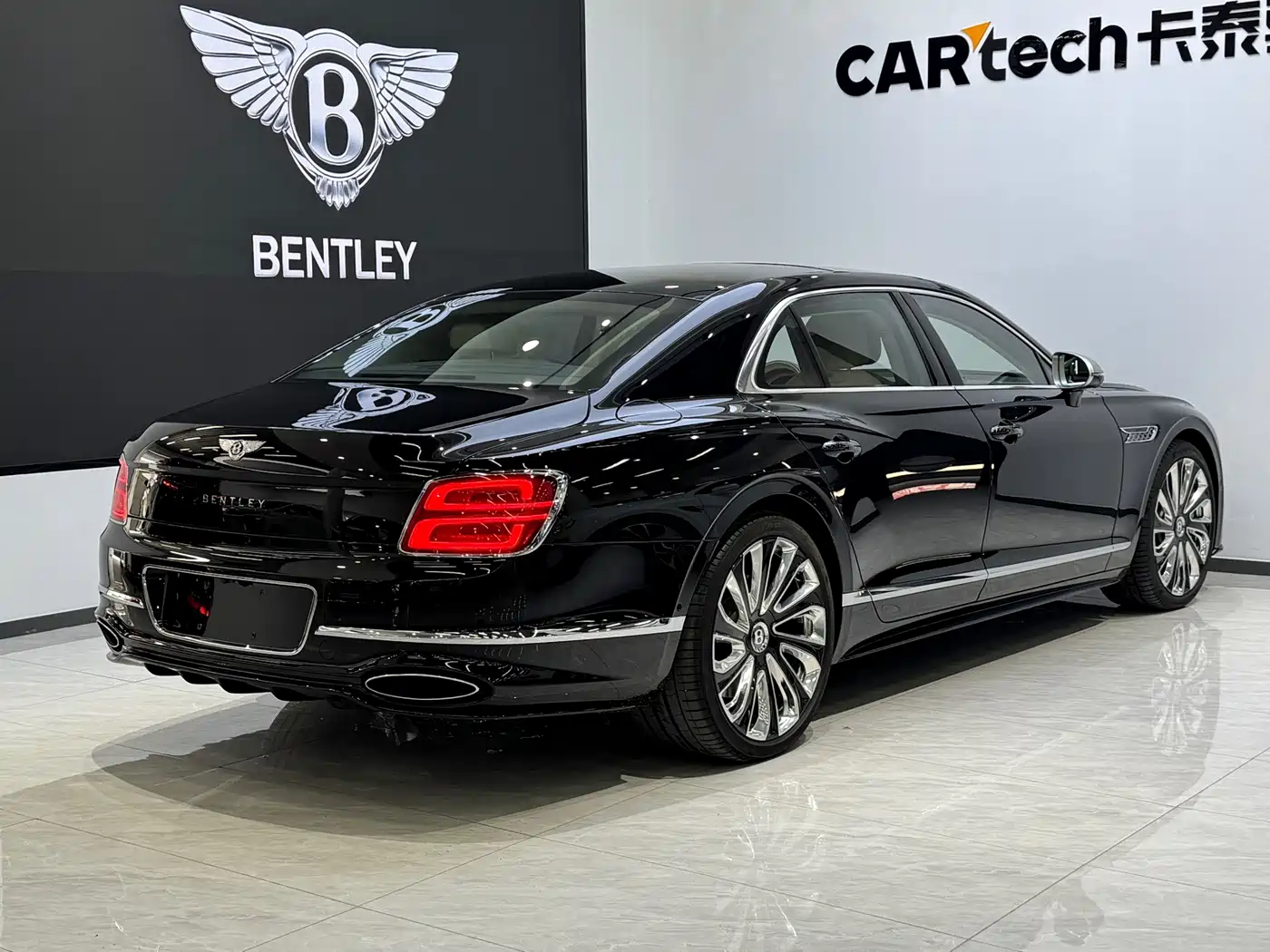 Bentley Flying Spur Plug-in Hybrid 2025 2025 Model Year 4.0T V8 Mulliner