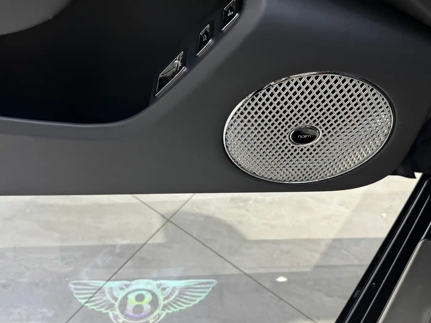 Bentley Flying Spur Plug-in Hybrid 2025 2025 Model Year 4.0T V8 Mulliner