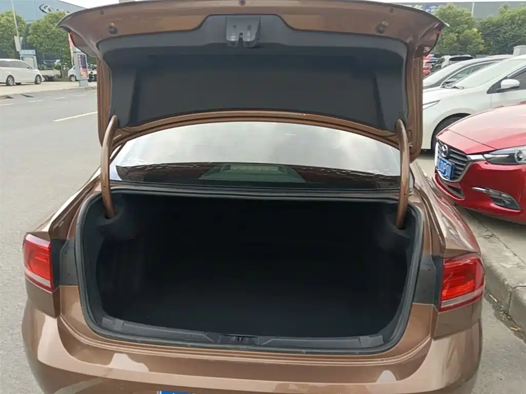 Volkswagen Lamando 2015 330TSI DSG Comfort фото 19