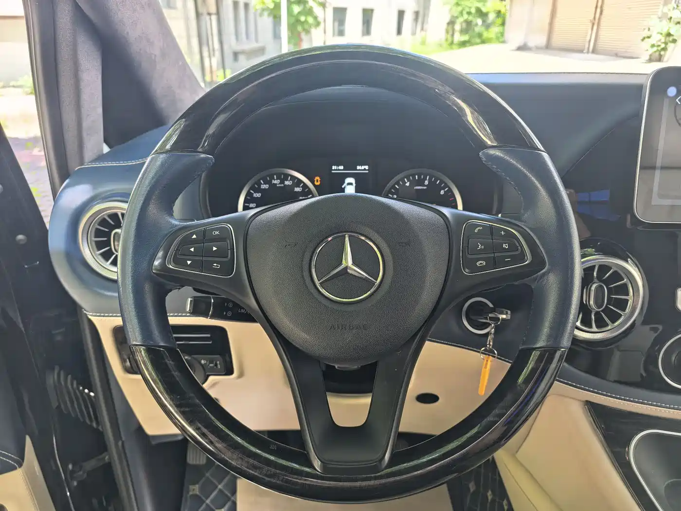 Mercedes-Benz Vito 2021 2.0T Elite 7-Seater фото 14