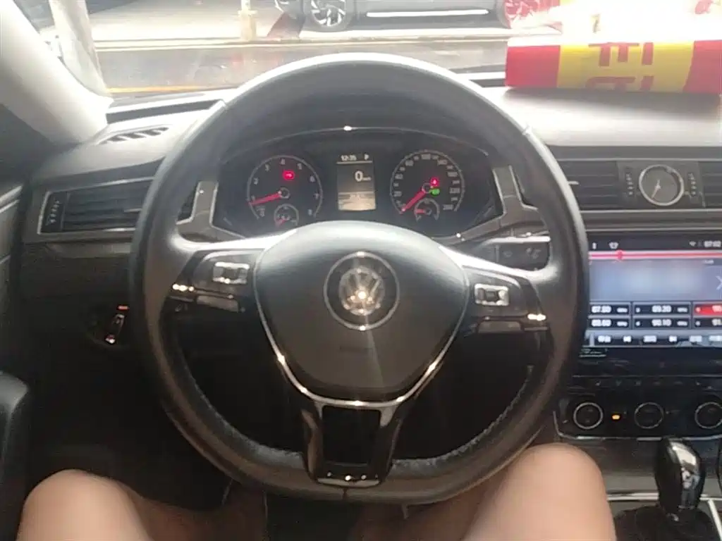 Volkswagen Passat 2017 280TSI DSG Prestige фото 11