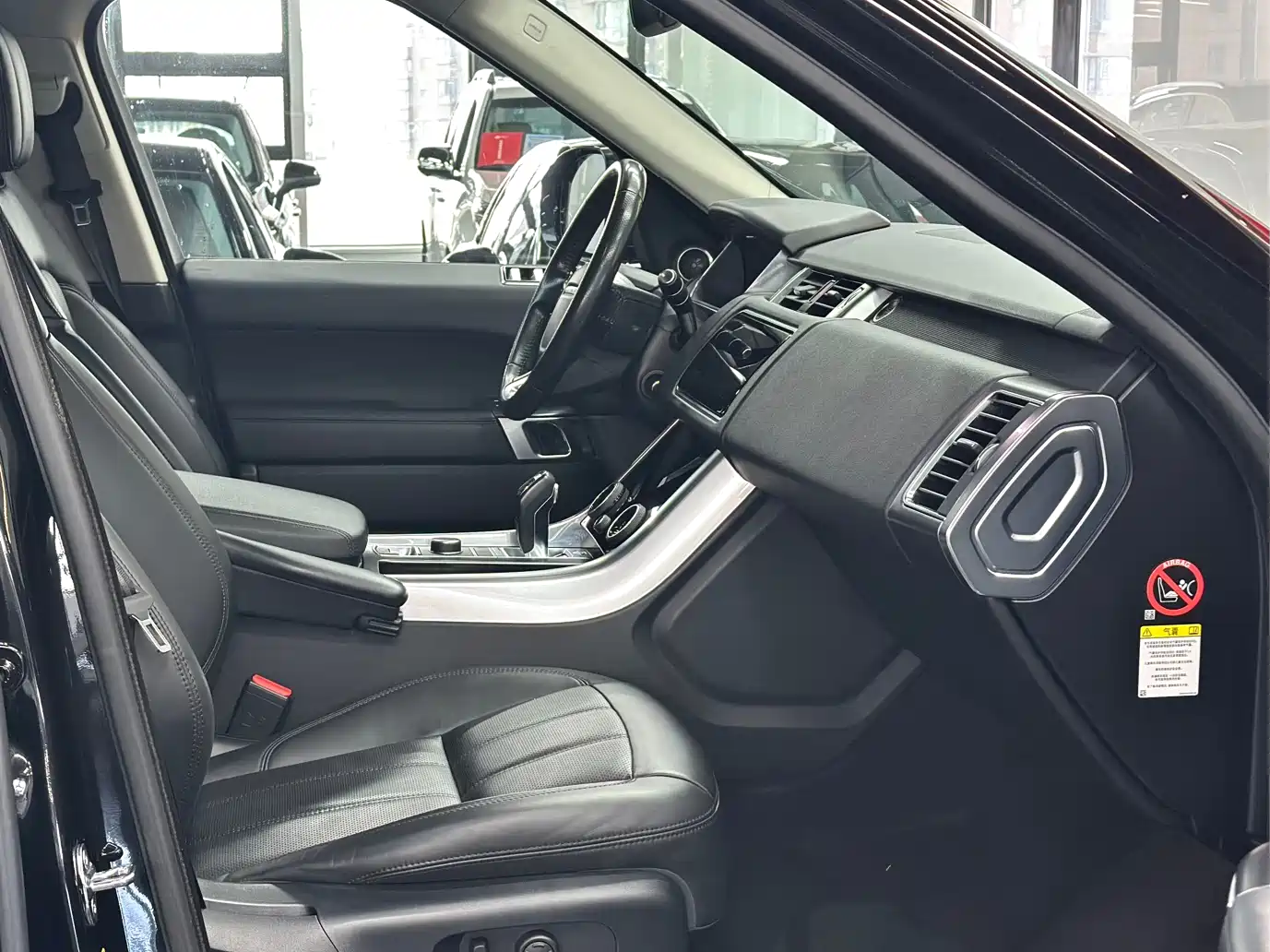 Land Rover Range Rover Sport 2019 3.0 SC V6 Special Edition фото 6