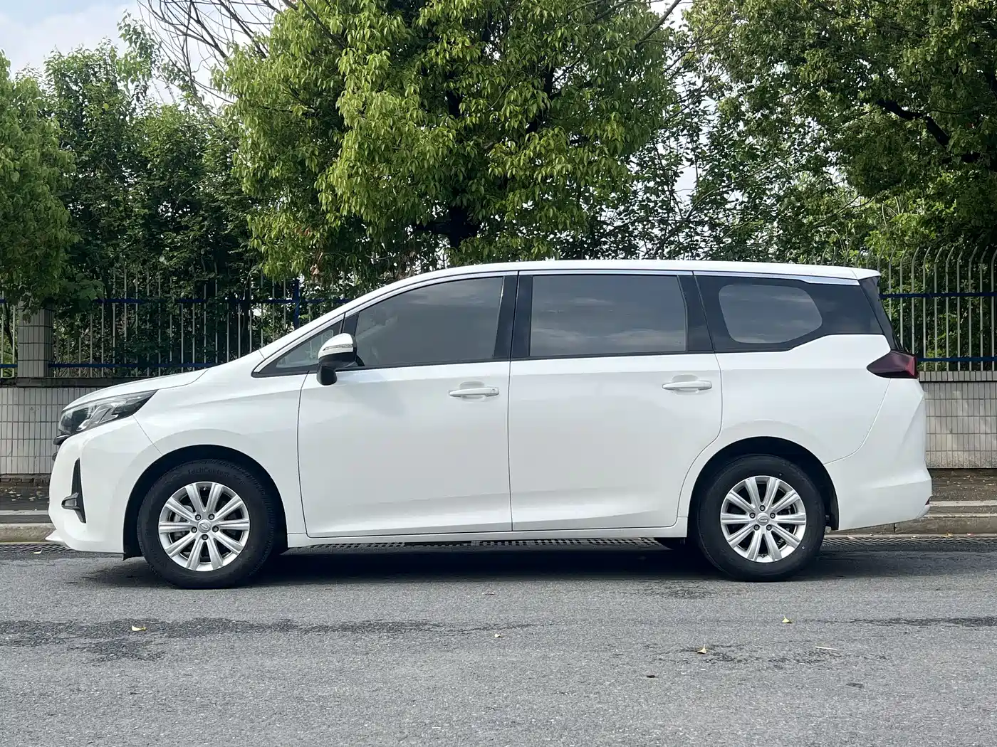 GAC Trumpchi Trumpchi M6 2019 270T Automatic Luxury (7-seater) China V фото 8