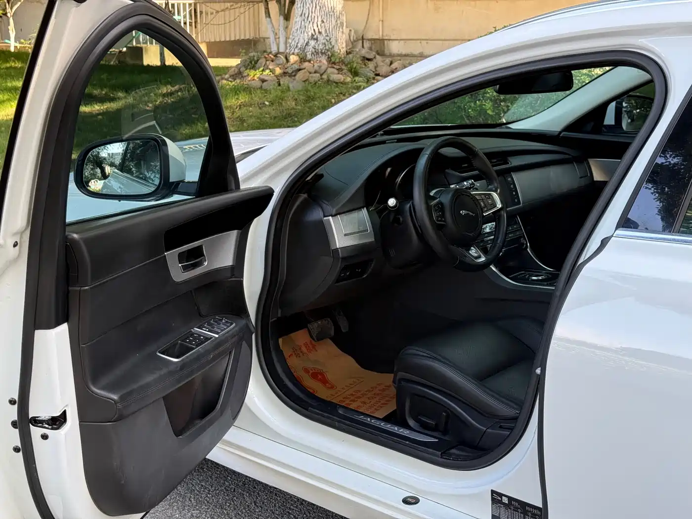 Jaguar XF 2019 2018 XF Sportbrake 2.0T 250PS 2WD Elegance Edition