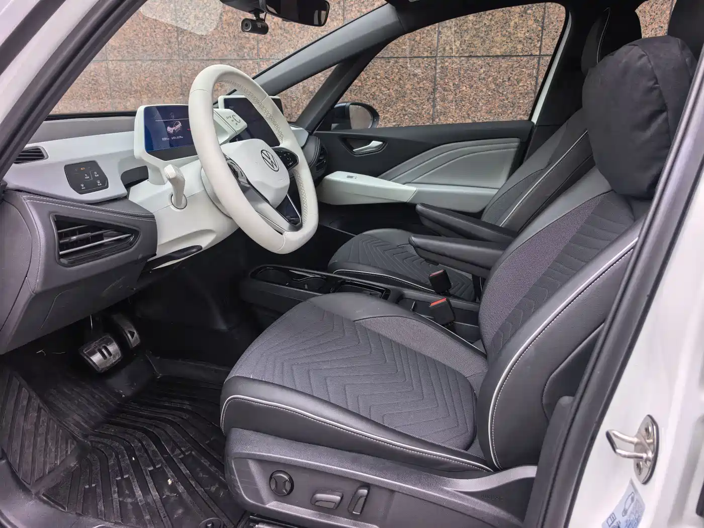 Volkswagen ID.3 2024 Outstanding Edition фото 11