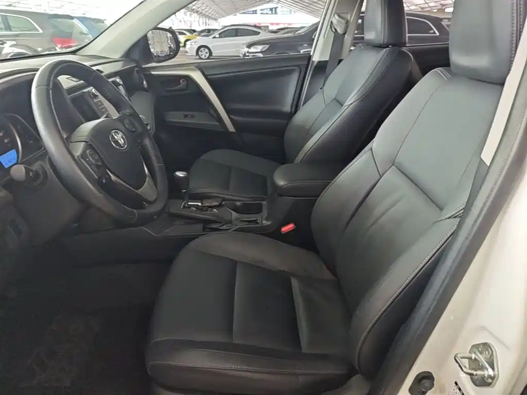 Toyota RAV4 Rongfang 2015 2.5L Automatic 4WD Elite Edition фото 15