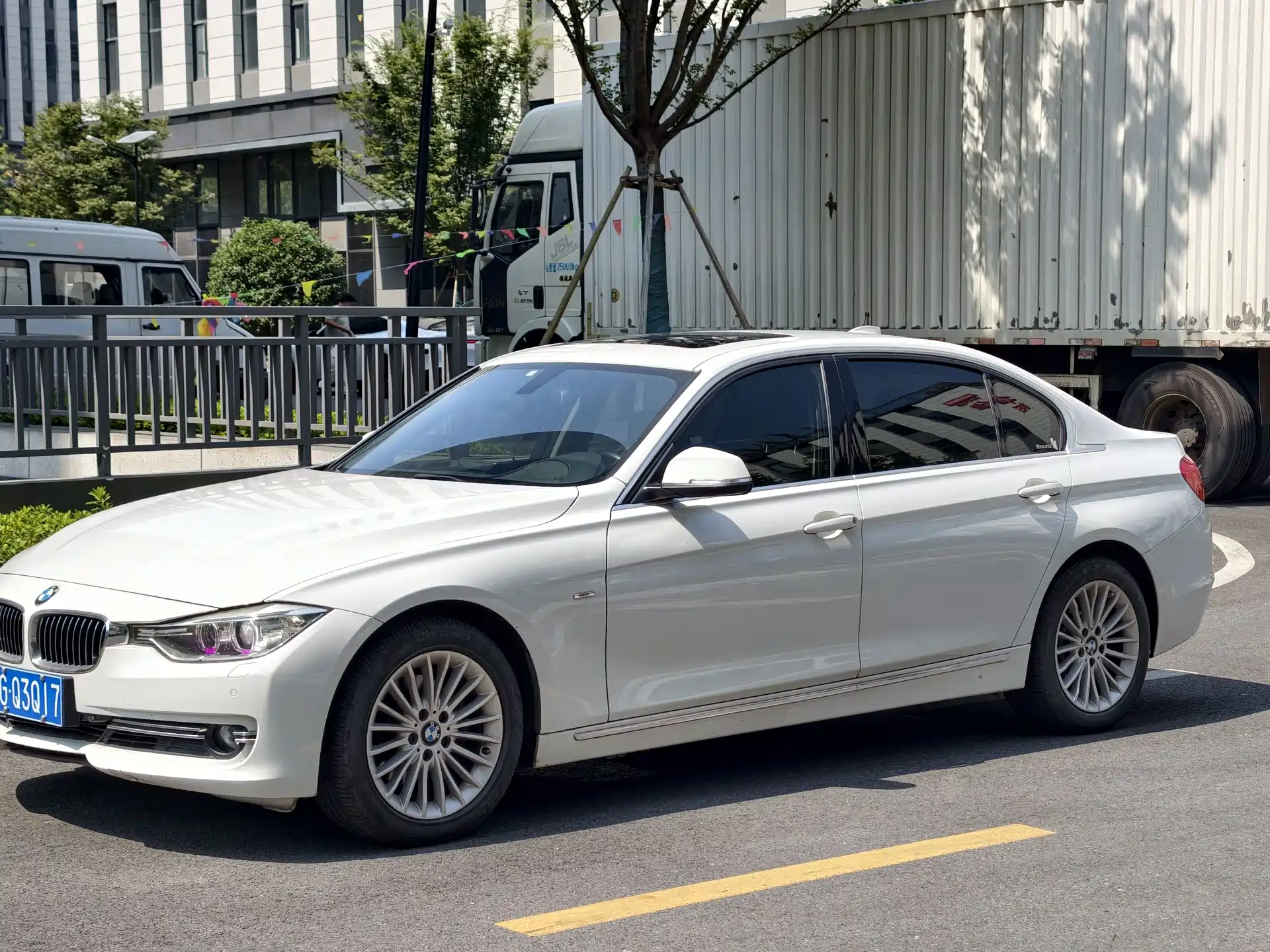 Фото 1 - BMW 3 Series