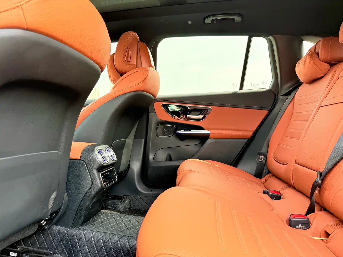 Mercedes-Benz GLC 2025 GLC 300 L 4MATIC Dynamic 5-seater фото 12