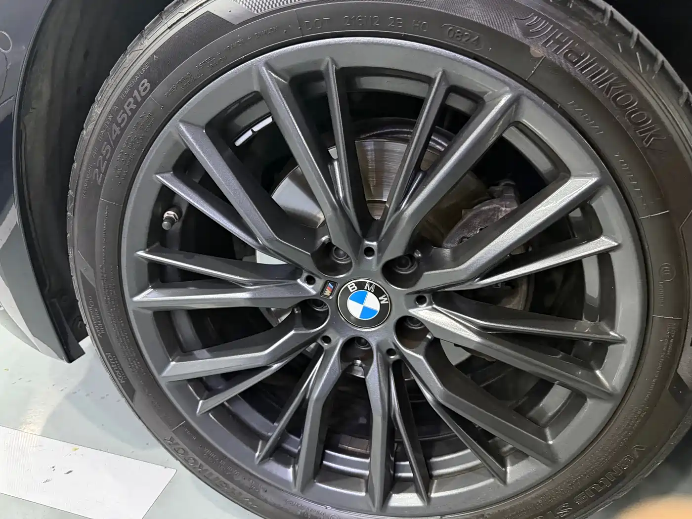 BMW 3 Series 2023 325Li M Sport Black Night Package фото 20