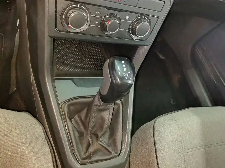VOLKSWAGEN TU KAI