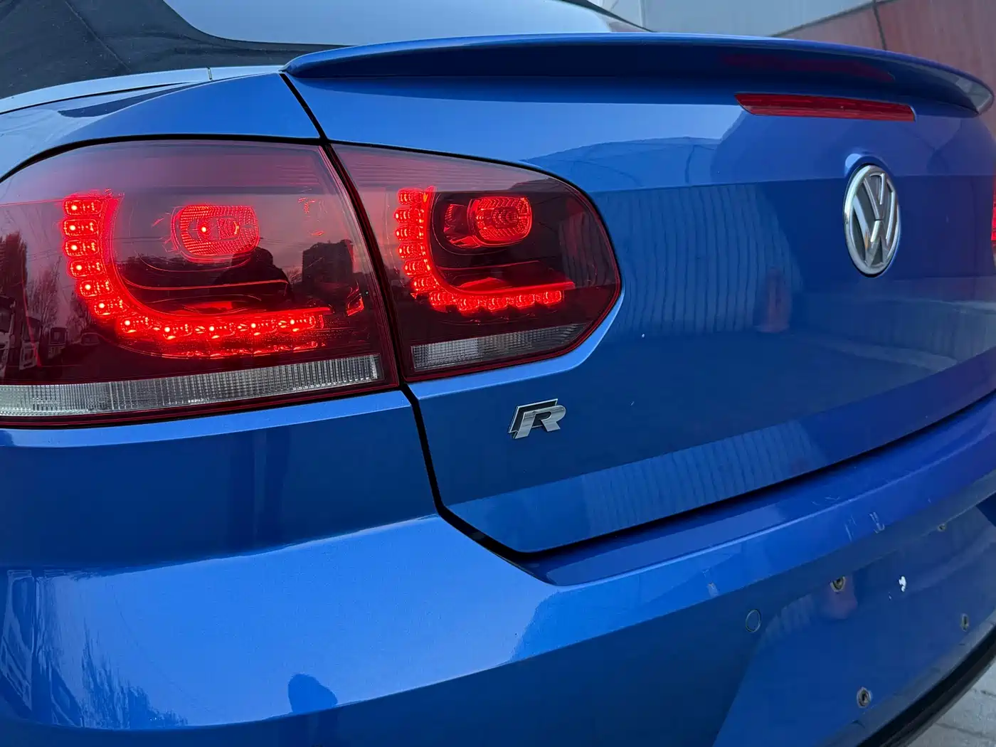 Volkswagen Golf (Import) 2014 2.0TSI R Convertible Edition фото 14