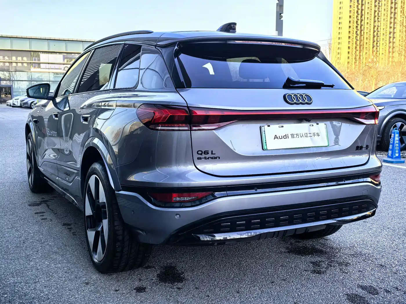 AUDI Q6L E TRON