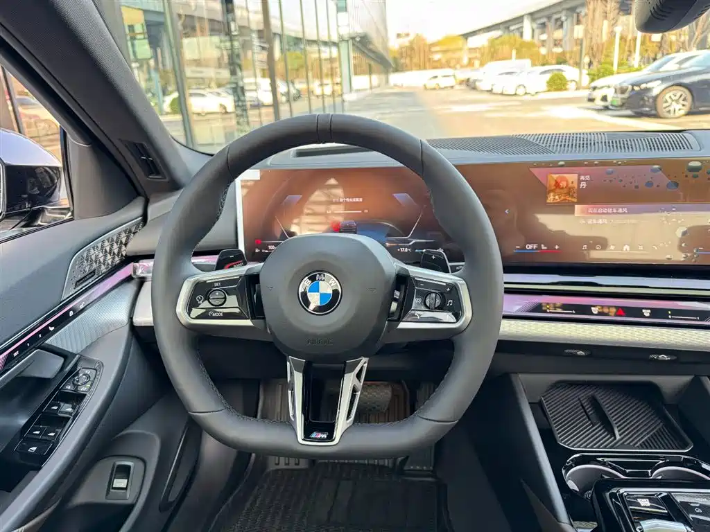 BMW 5 Series (Import) 2024 530i Premium Model M Sport Package фото 10