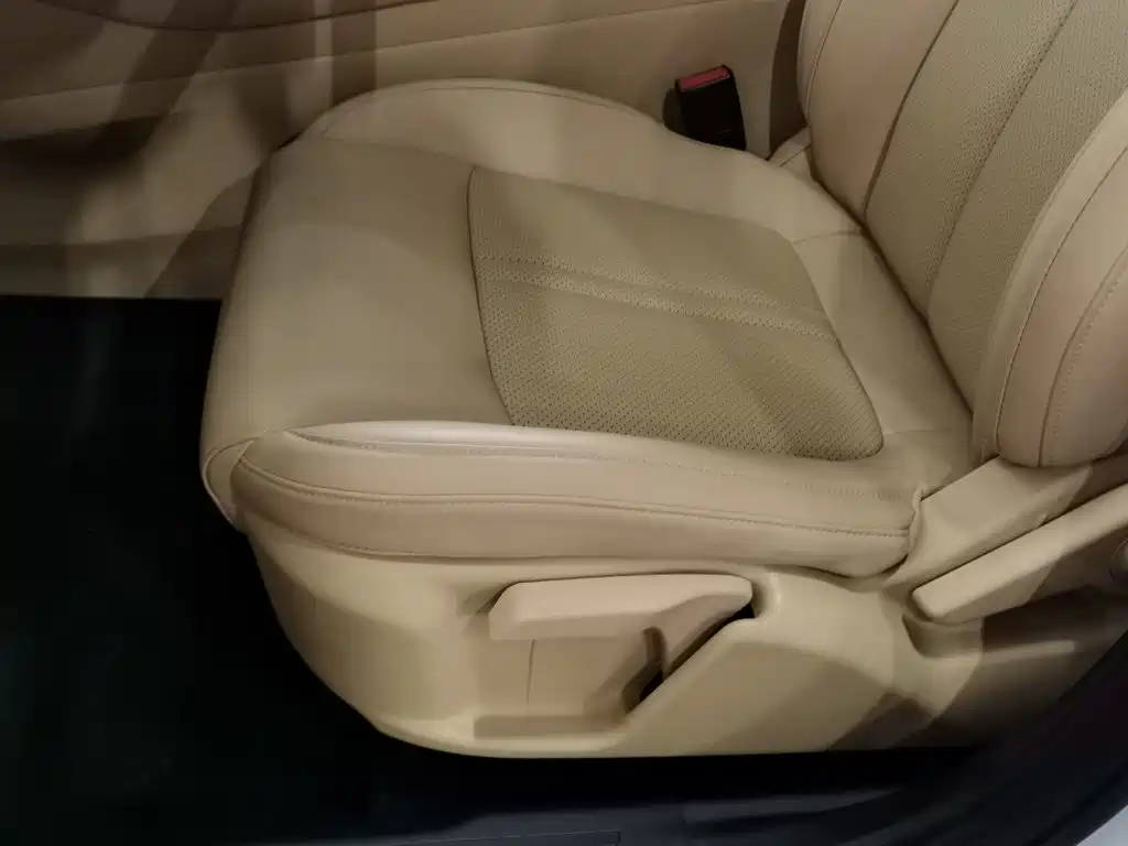 Landian E5 2024 2023 1.5L DE-i 100KM Enjoyment 5-Seater