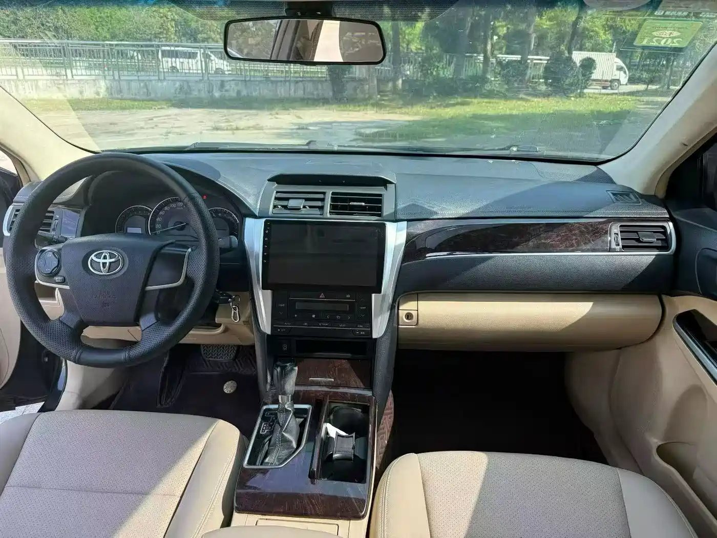 Toyota Camry 2016 2.0E 10th Anniversary Elite Edition фото 8