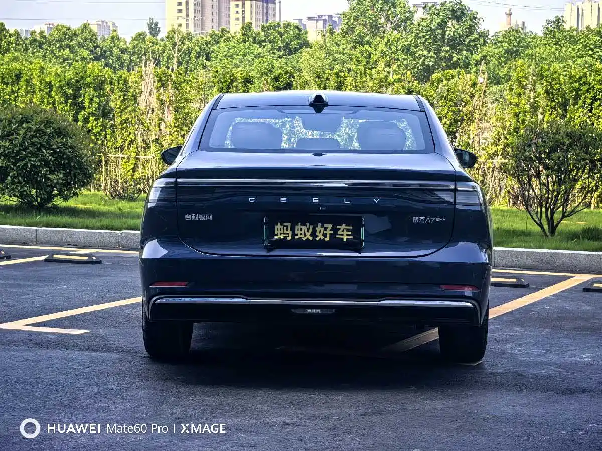 Geely Galaxy Galaxy A7 2025 EM-i фото 6