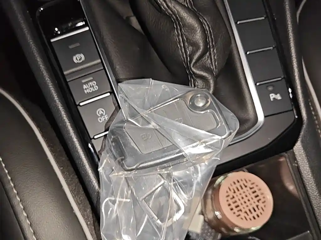 Volkswagen Sagitar 2025 Model Second Facelift 300TSI DSG Transcend Edition фото 9