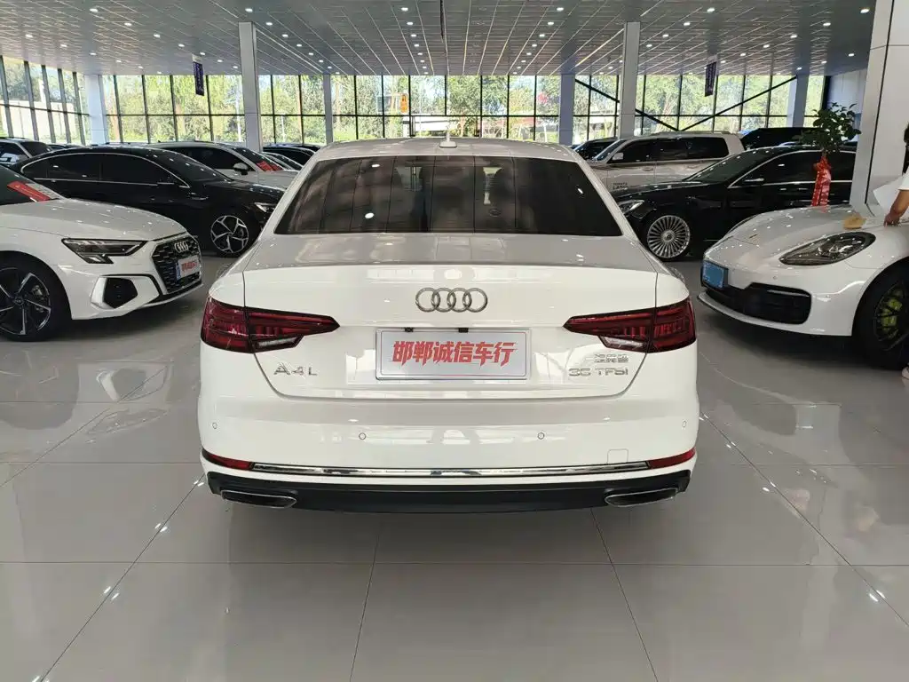 Фото 5 - Audi A4L