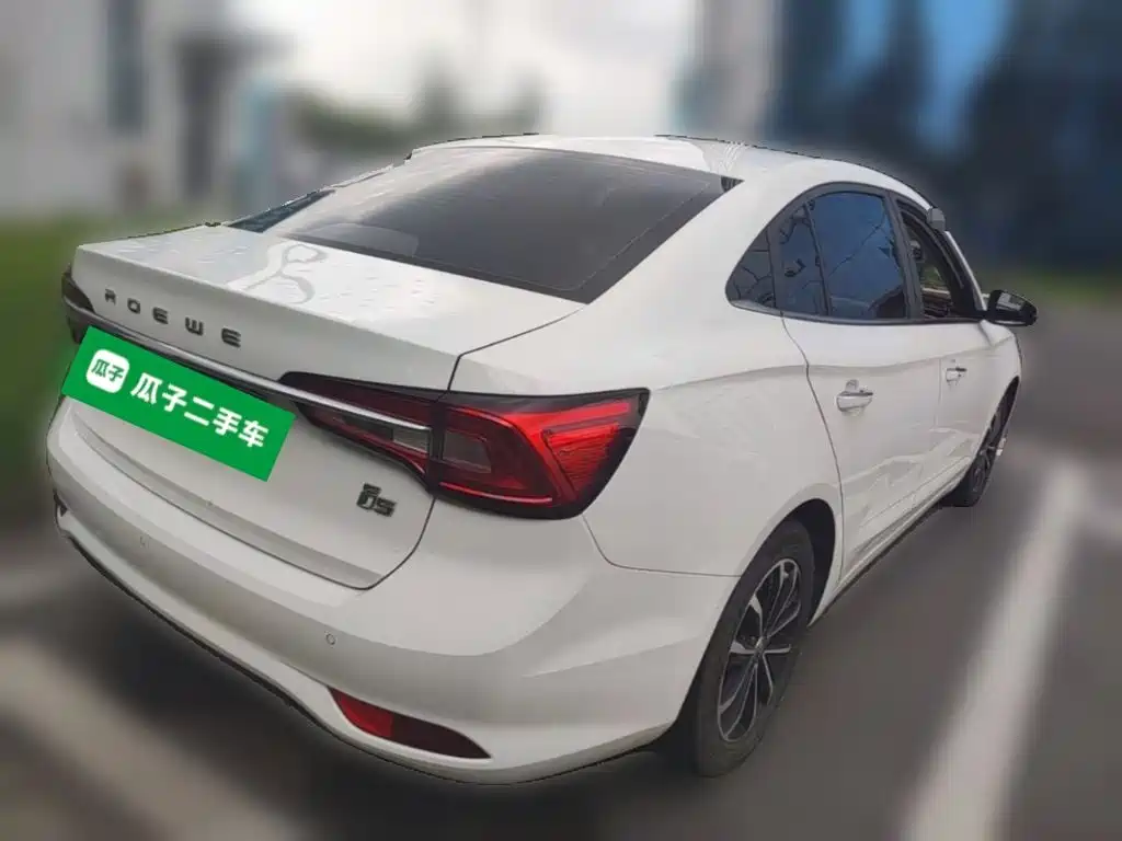 Фото 10 - Roewe i5