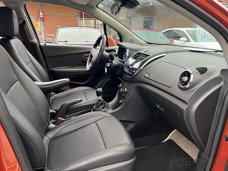 Chevrolet Trax 2016 1.4T Manual 2WD Comfort Sunroof Edition фото 9