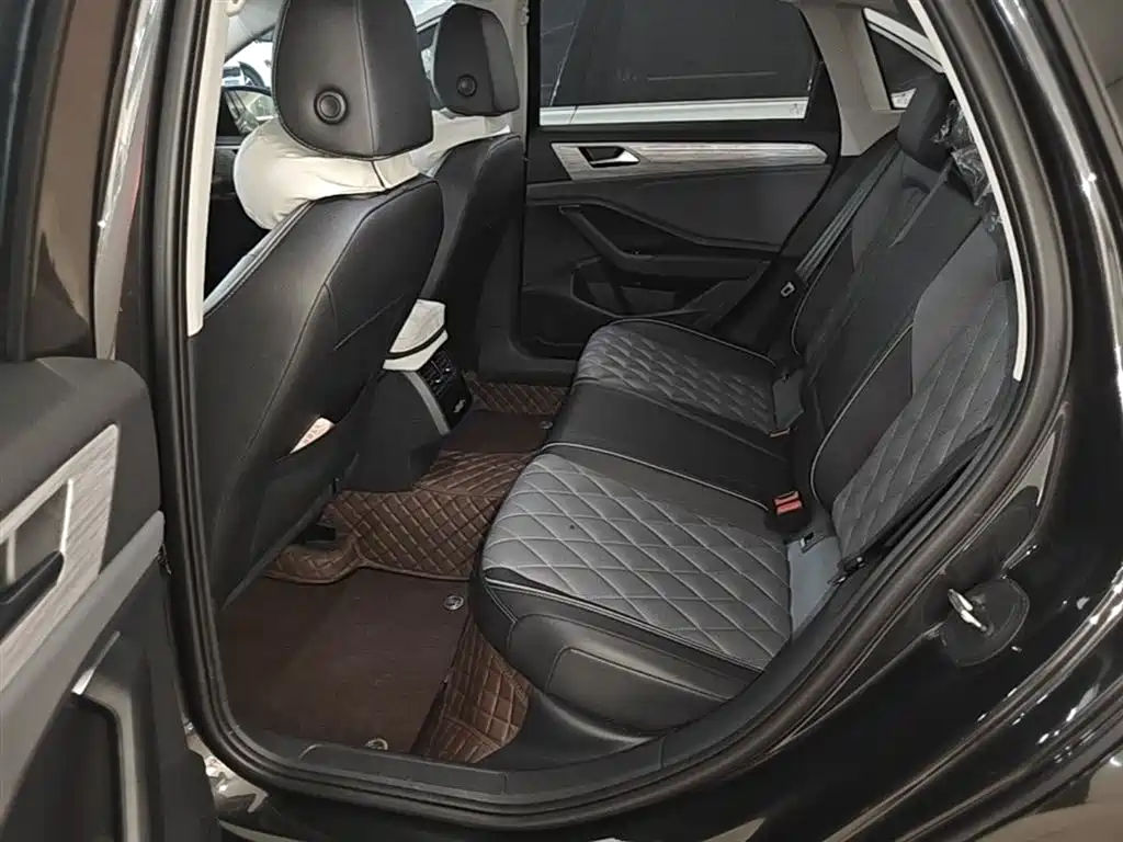 Volkswagen Sagitar 2025 Model Second Facelift 300TSI DSG Transcend Edition фото 17