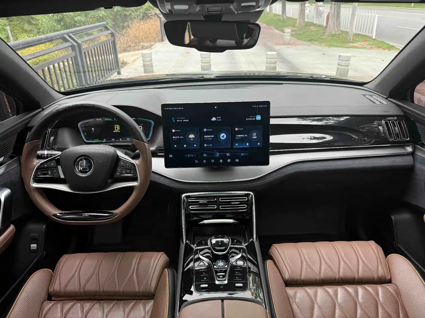 BYD Tang New Energy 2021 DM-i 112KM Honor фото 7