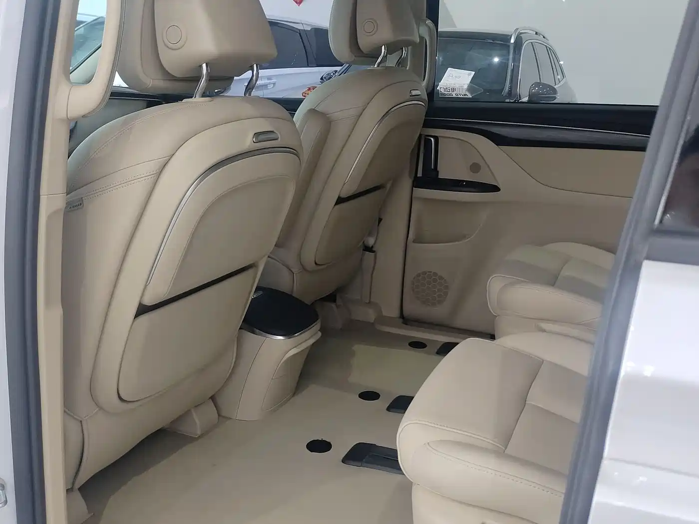 Buick GL8 2023 ES Landmaster Exclusive фото 7