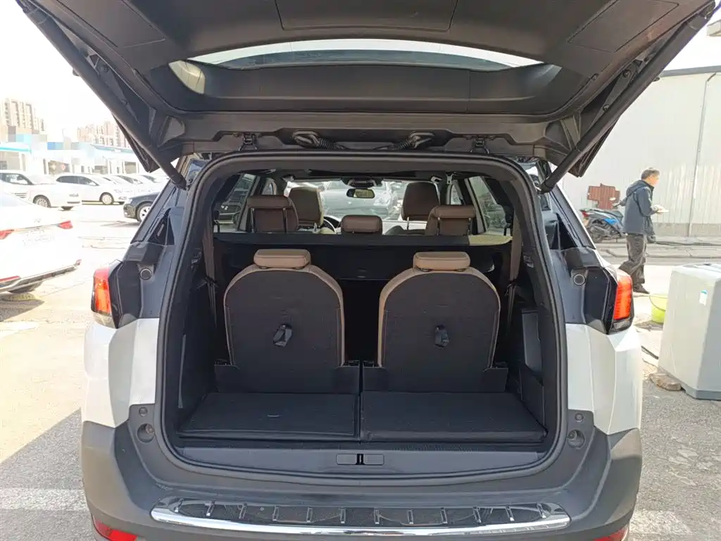 Peugeot 5008 2017 380THP 7-Seater Luxury GT Edition фото 15