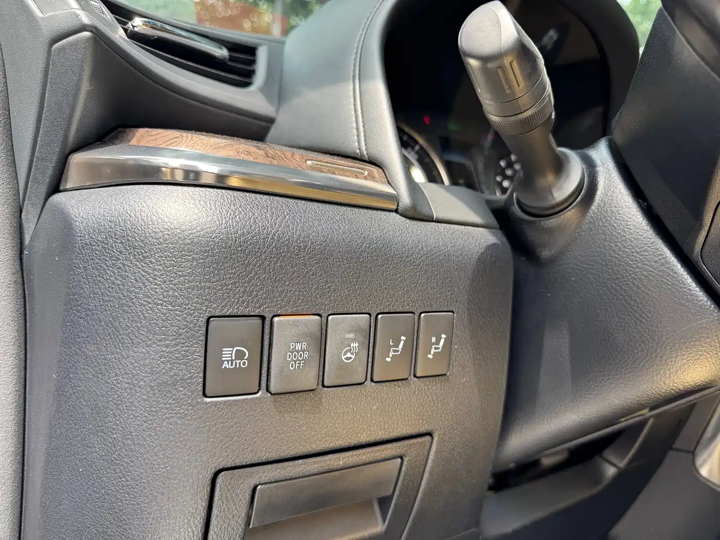 Toyota Alphard 2020 Hybrid 2.5L Premium Edition фото 11