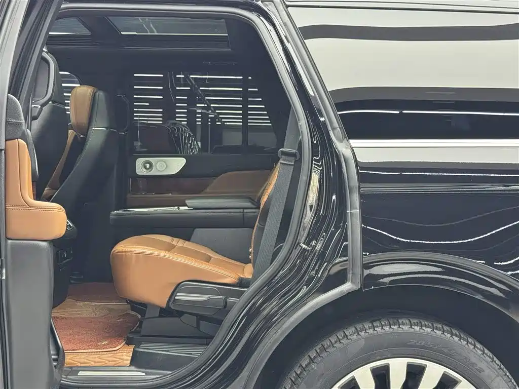 LINCOLN NAVIGATOR