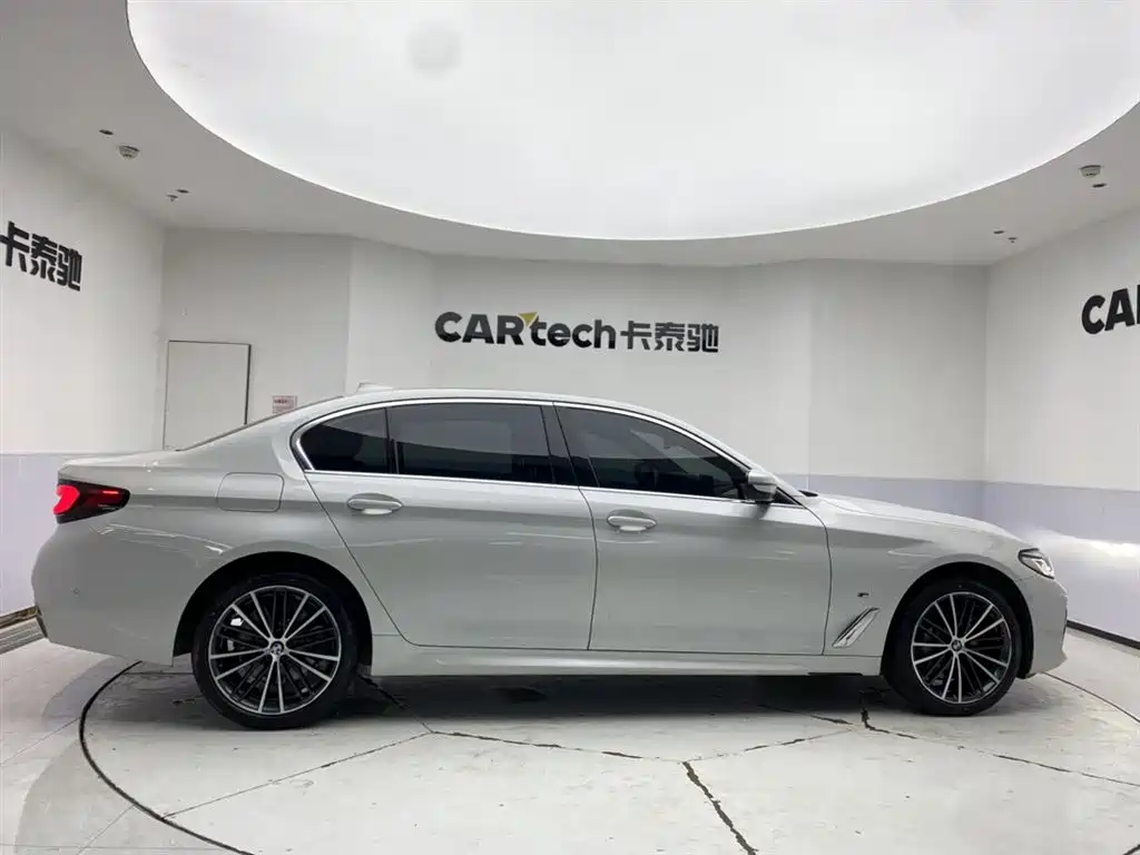 BMW 5 Series 2023 530Li Leading M Sport Package фото 4