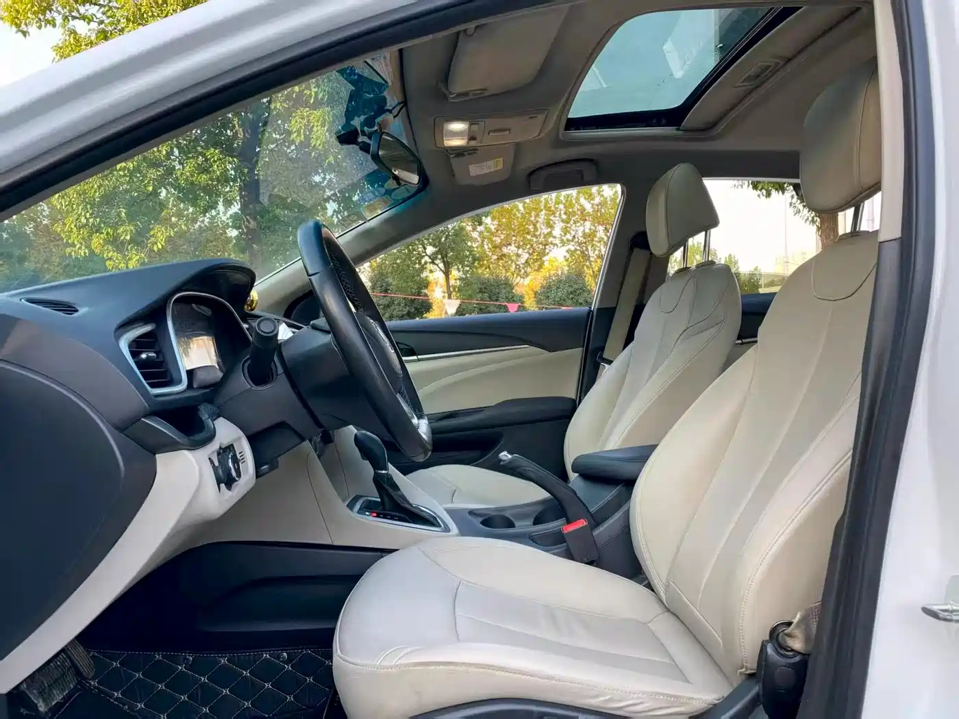 Buick Excelle 2019 15T DCT CrossFire Limited Fearless Edition фото 6