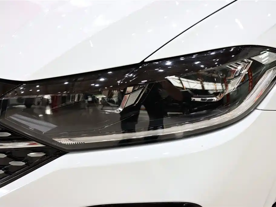 Volkswagen Lavida 2023 Model 300TSI DSG Starlight Leading Edition фото 18