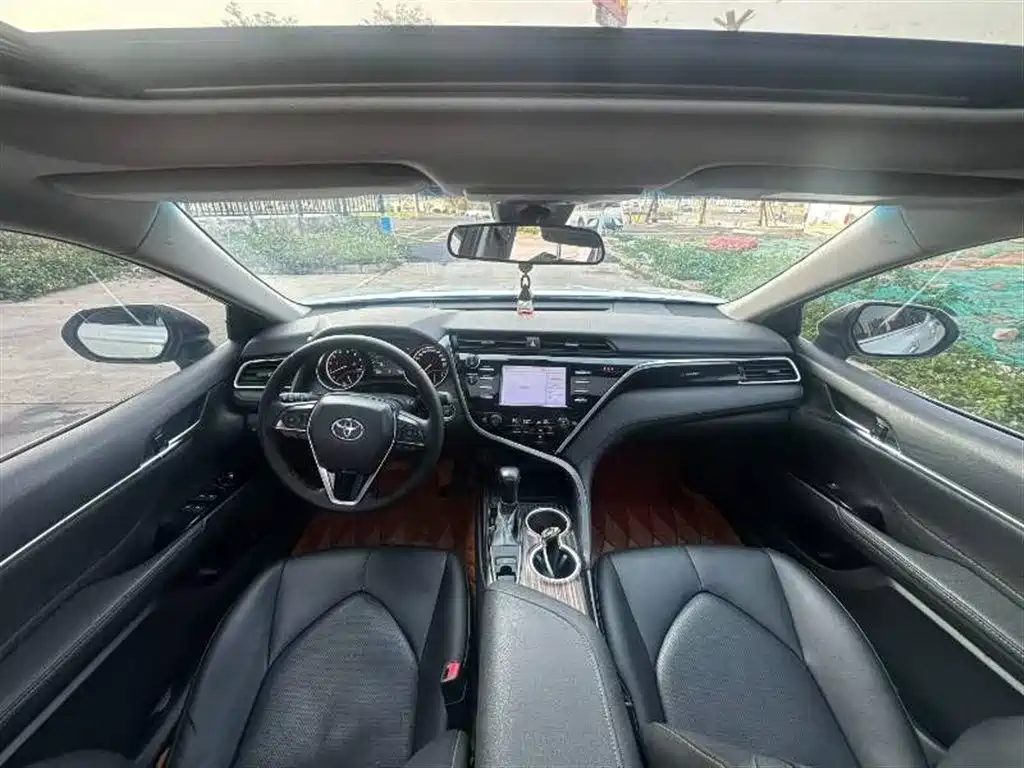 Toyota Camry 2018 2.0G Luxury Edition фото 5