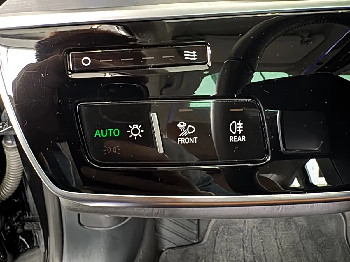 Audi A8 2021 A8L 55 TFSI quattro Premium фото 16