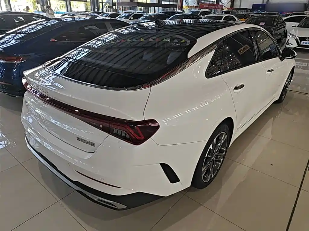 Kia K5 2020 270T CVVD Luxury Edition фото 7