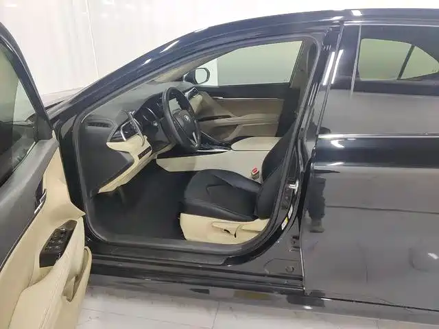 Toyota Camry 2018 2.0E Elite Edition фото 6