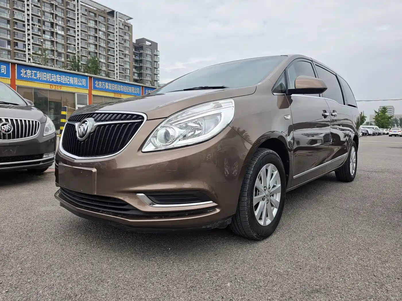 Buick GL8 2018 28T Premium Model China VI
