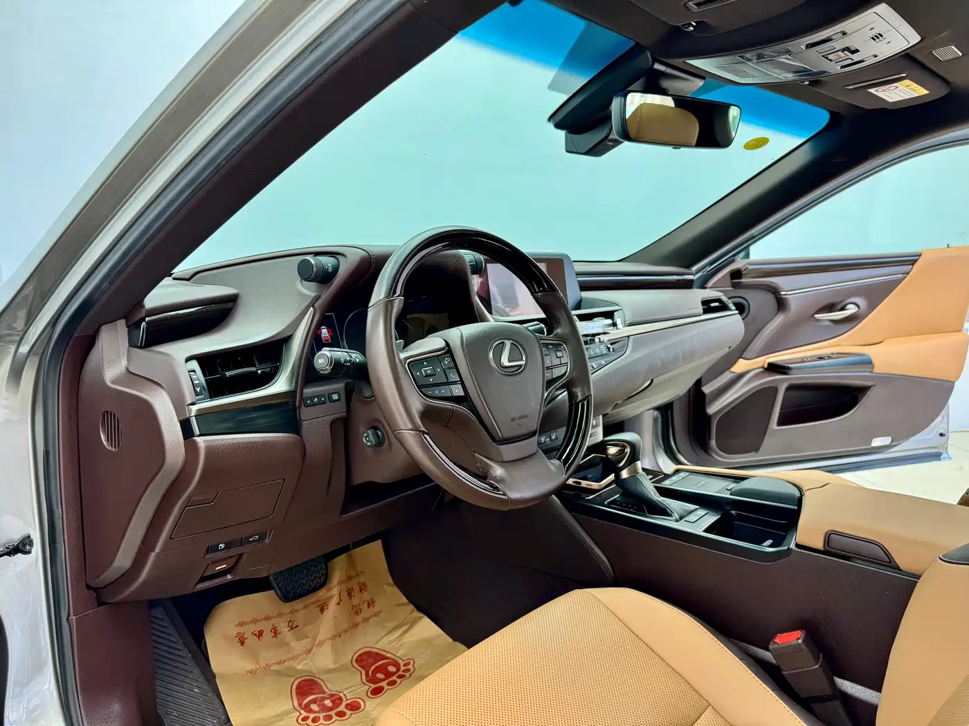 Lexus ES 2021 200 Luxury Edition фото 7