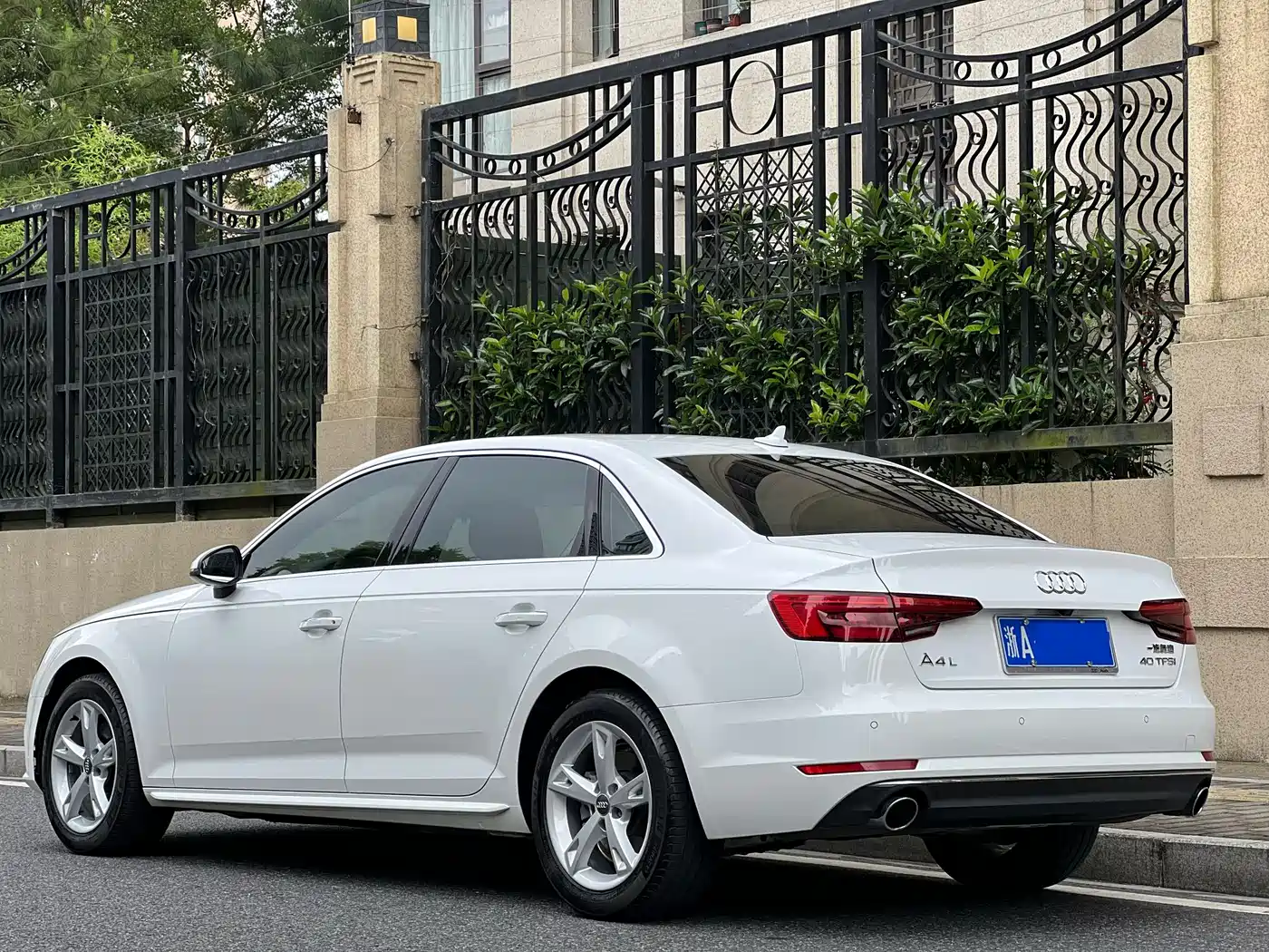Audi A4L 2017 Plus 40 TFSI Fashion фото 4