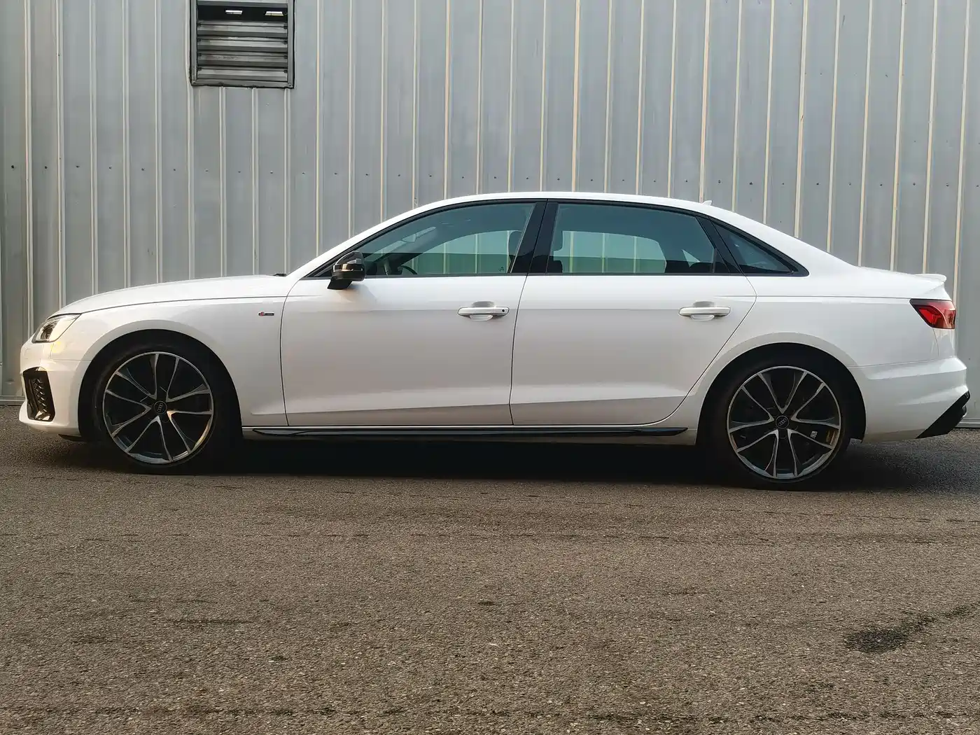 Audi A4L 2023 40 TFSI quattro Luxury Sport фото 10