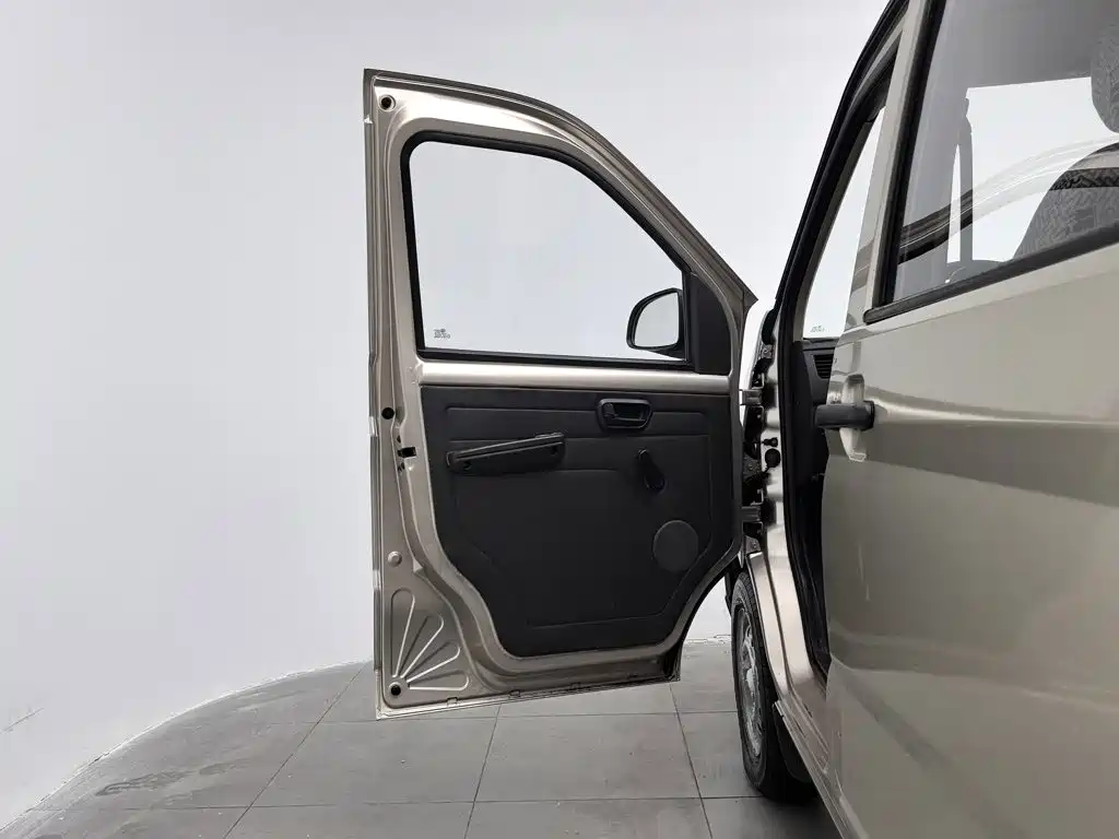 Wuling Motors Wuling Rongguang 2016 2015 1.2L S Base CNG