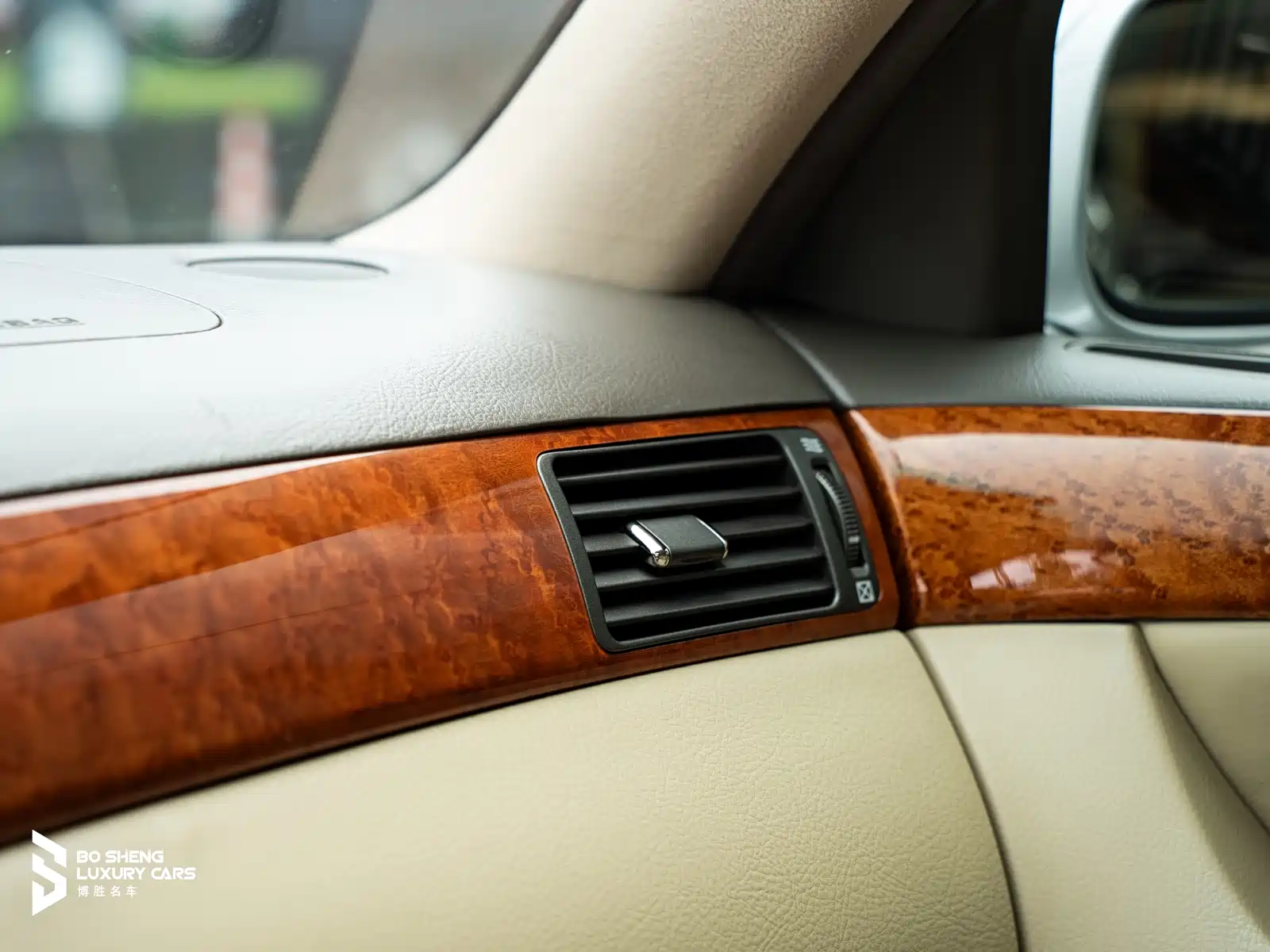 Фото 51 - Lexus LS
