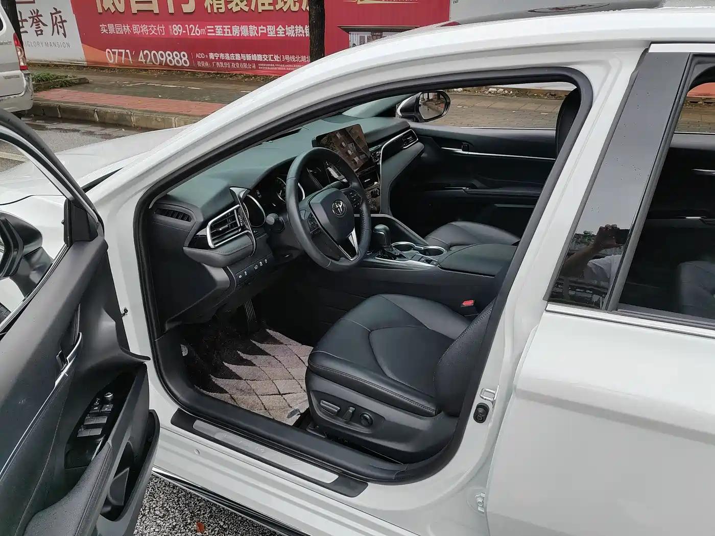 Toyota Camry 2023 2.0G Luxury Edition фото 8
