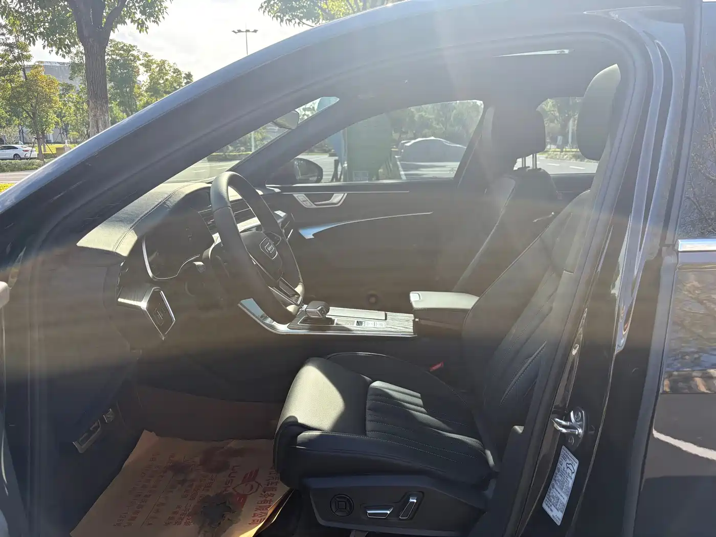 Фото 8 - Audi A6L