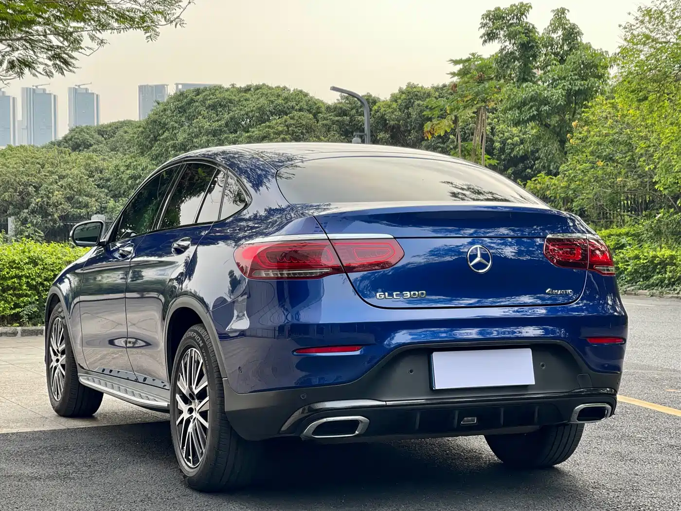 Mercedes-Benz GLC Coupe 2020 GLC 300 4MATIC Coupe SUV фото 4