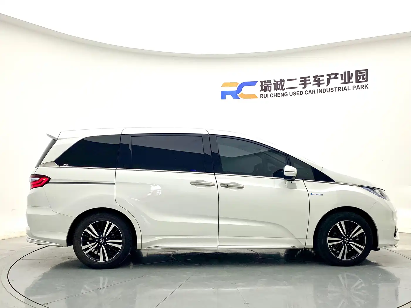 Фото 4 - Honda Odyssey